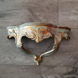 Gold/teal shelf